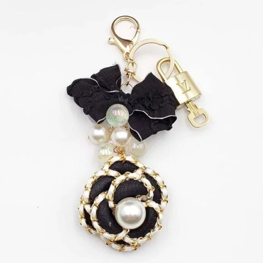 Authentic Louis Vuitton Gold Lock & Key ✨ Bag Charm Unbranded Flower Keychain